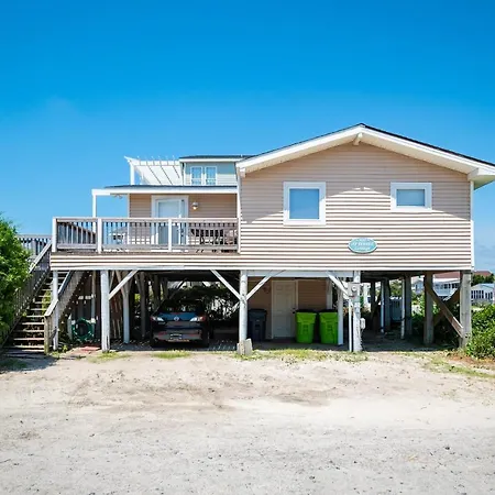 At Turtle Cottage By Oak Island Accommodations